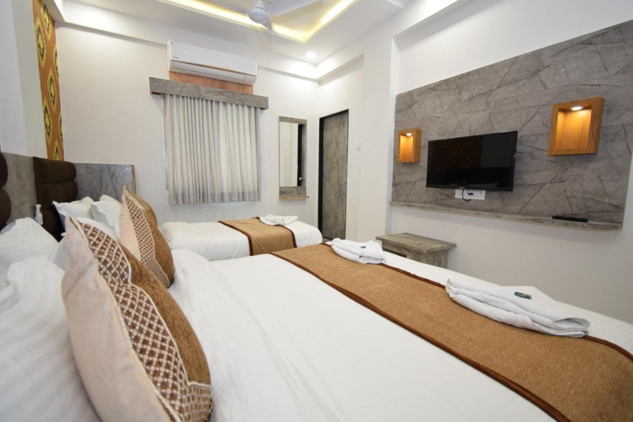 Hotel A1 Vastrapur Amhedabad Dış mekan fotoğraf