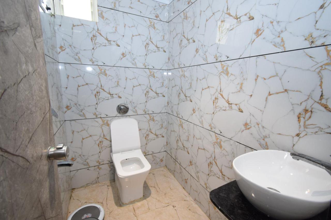 Hotel A1 Vastrapur Amhedabad Dış mekan fotoğraf