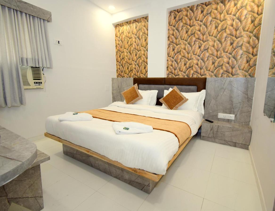 Hotel A1 Vastrapur Amhedabad Dış mekan fotoğraf