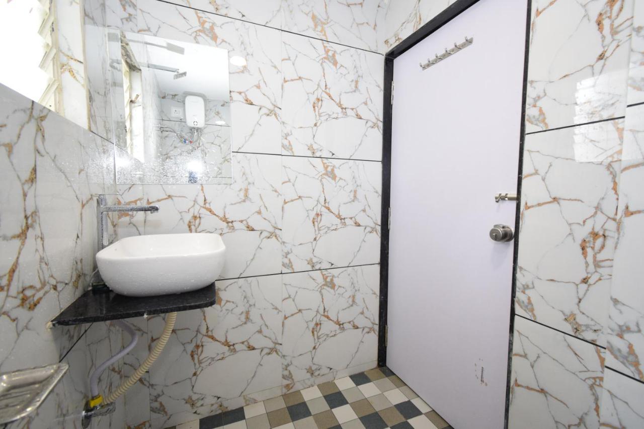 Hotel A1 Vastrapur Amhedabad Dış mekan fotoğraf
