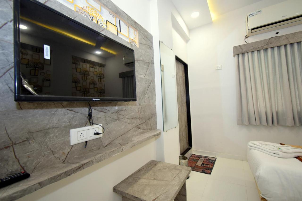 Hotel A1 Vastrapur Amhedabad Dış mekan fotoğraf
