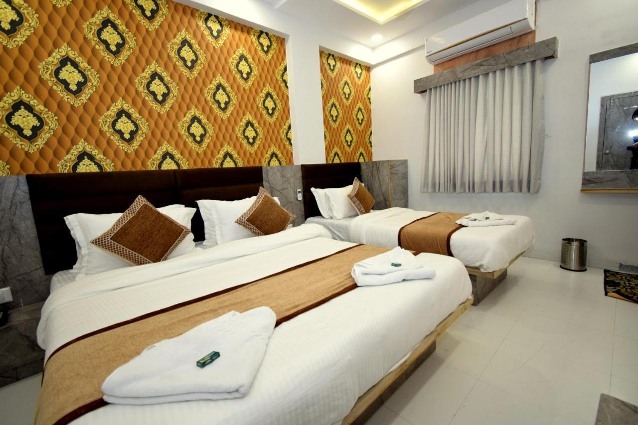 Hotel A1 Vastrapur Amhedabad Dış mekan fotoğraf