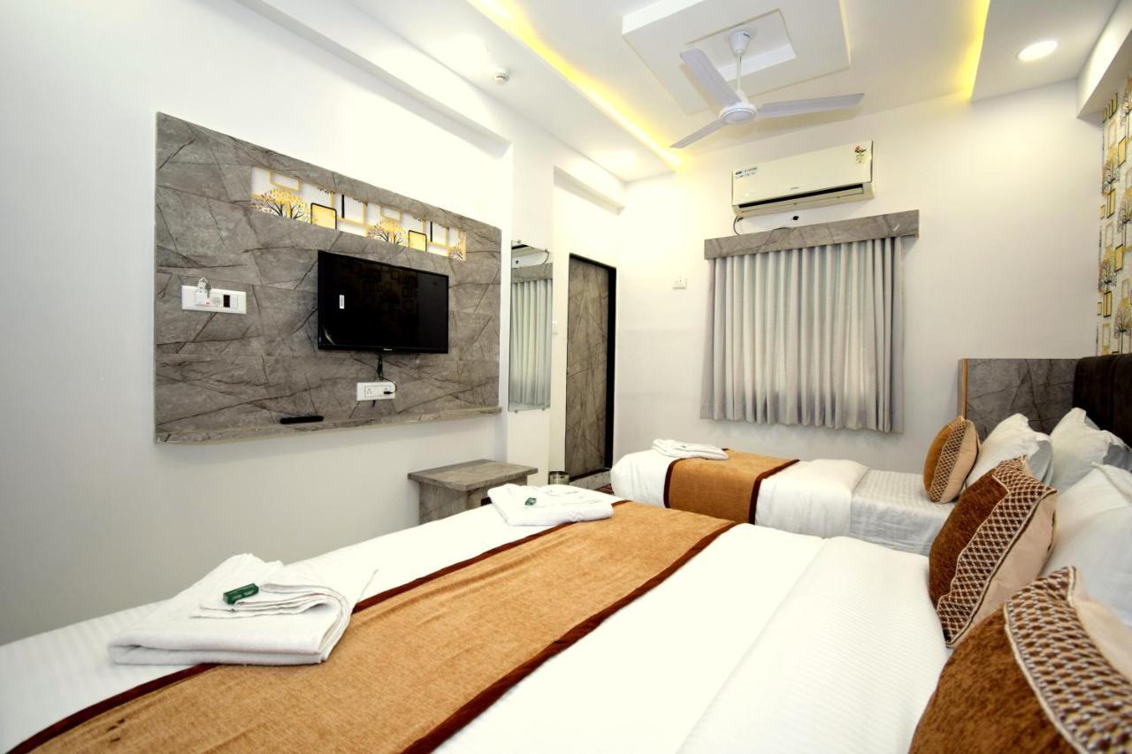 Hotel A1 Vastrapur Amhedabad Dış mekan fotoğraf
