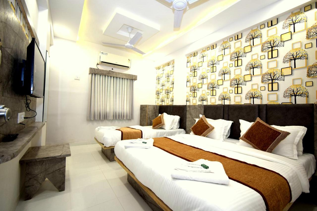 Hotel A1 Vastrapur Amhedabad Dış mekan fotoğraf