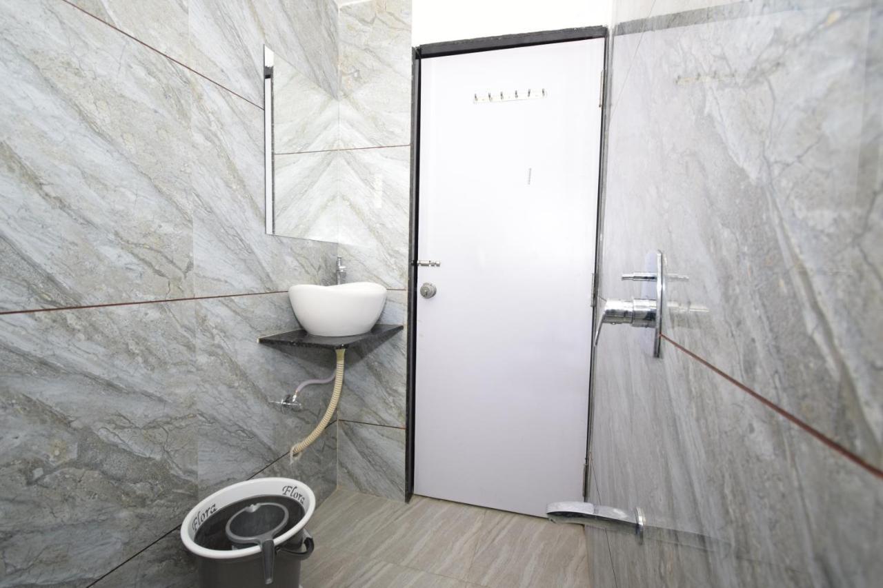 Hotel A1 Vastrapur Amhedabad Dış mekan fotoğraf